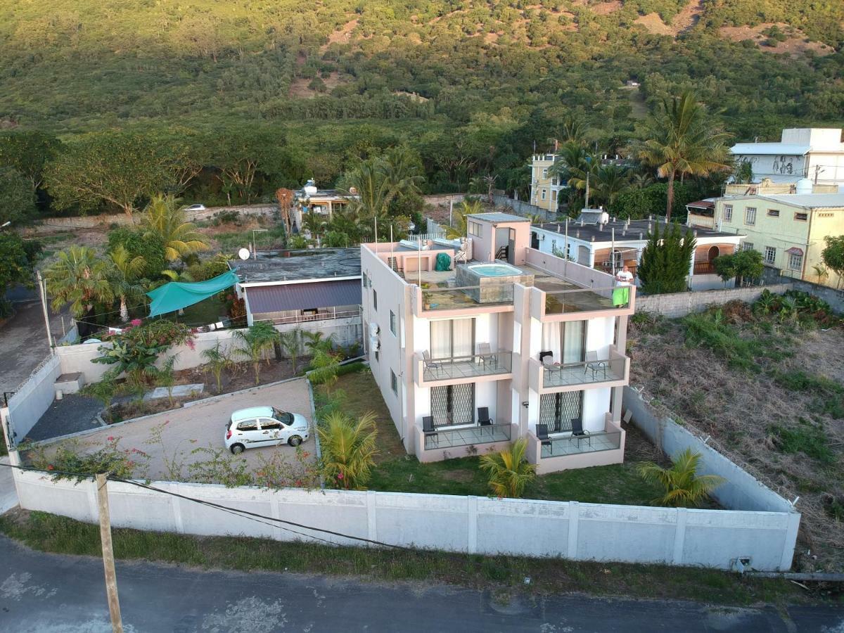 Luxe Exotica Apartments Ла Гулет Екстериор снимка